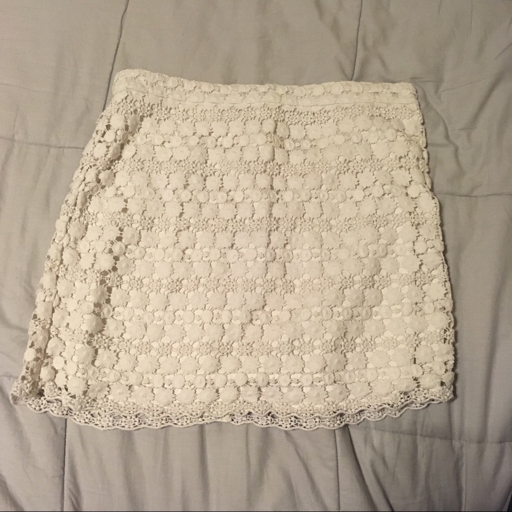 Off white floral lace mini skirt
